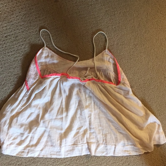 Stylish American Eagle top - Picture 2 of 3